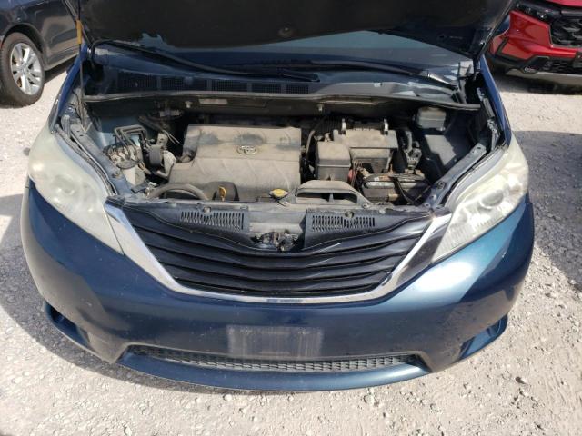 5TDJK3DC8CS032698 - 2012 TOYOTA SIENNA LE BLUE photo 12