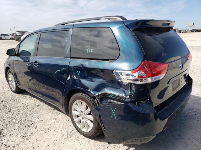 5TDJK3DC8CS032698 - 2012 TOYOTA SIENNA LE BLUE photo 2