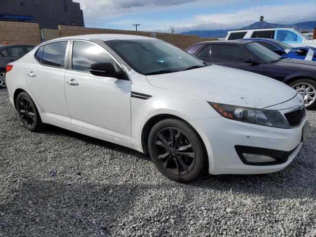 5XXGM4A74DG194669 - 2013 KIA OPTIMA LX WHITE photo 4