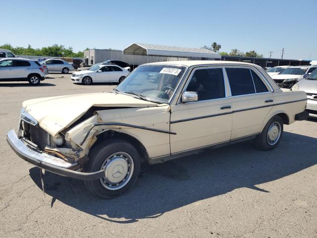 12312310174045 - 1980 MERCEDES-BENZ 240 BEIGE photo 1