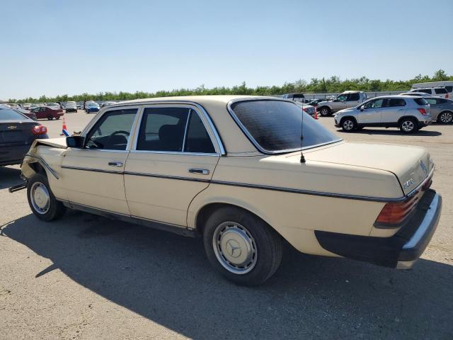 12312310174045 - 1980 MERCEDES-BENZ 240 BEIGE photo 2