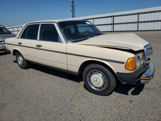 12312310174045 - 1980 MERCEDES-BENZ 240 BEIGE photo 4