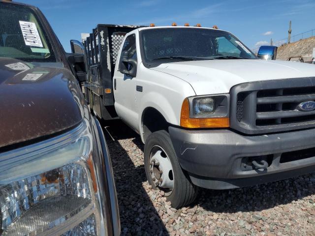 1FDXF46F71ED84584 - 2001 FORD F450 SUPER DUTY WHITE photo 4