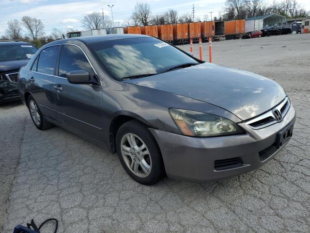 1HGCM568X7A074835 - 2007 HONDA ACCORD EX GRAY photo 4