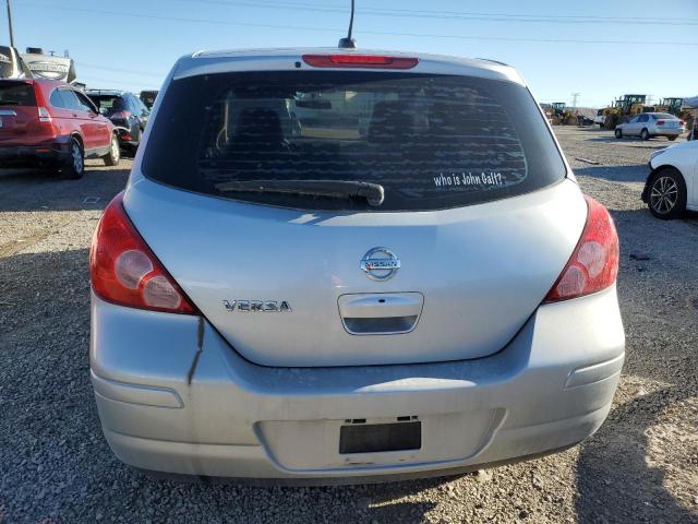 3N1BC13E17L379684 - 2007 NISSAN VERSA S GRAY photo 6