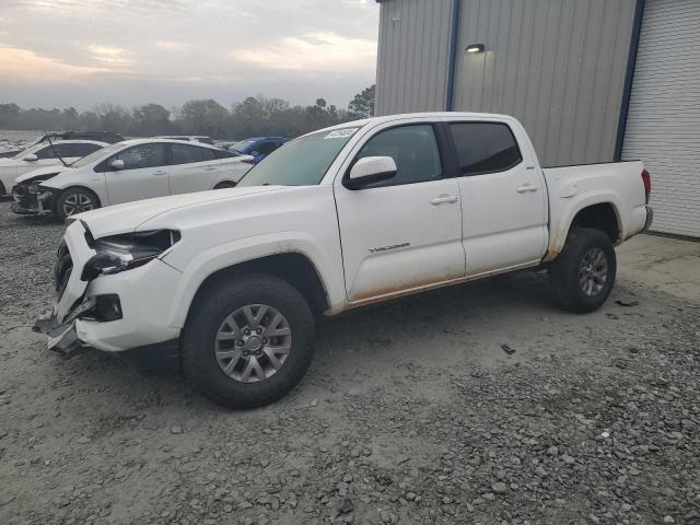 5TFAZ5CN3JX059292 - 2018 TOYOTA TACOMA DOUBLE CAB WHITE photo 1