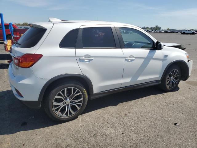 JA4AP3AU1KU034764 - 2019 MITSUBISHI OUTLANDER ES WHITE photo 3