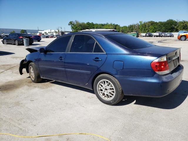 4T1BE32K05U384755 - 2005 TOYOTA CAMRY LE BLUE photo 2