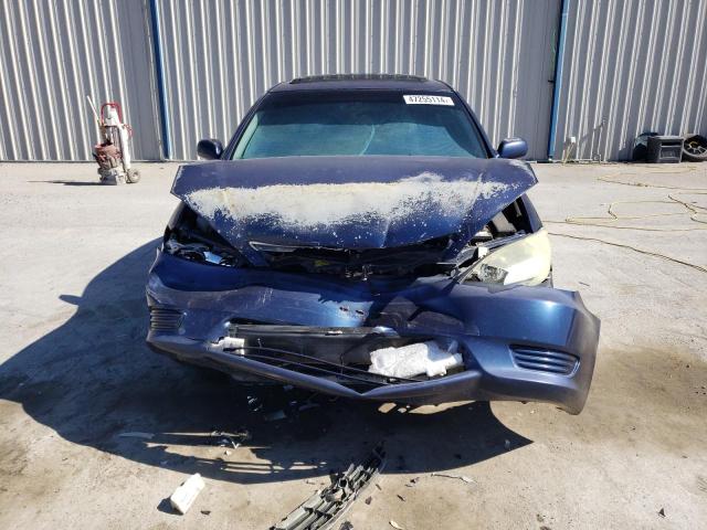 4T1BE32K05U384755 - 2005 TOYOTA CAMRY LE BLUE photo 5