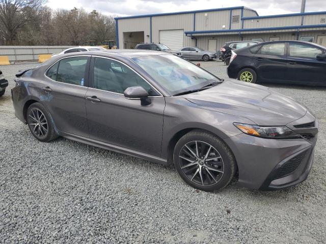 4T1T11AK0RU908028 - 2024 TOYOTA CAMRY SE NIGHT SHADE CHARCOAL photo 4