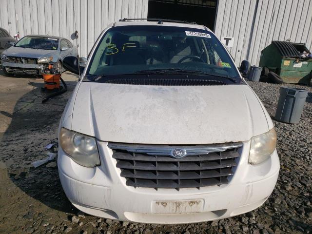 2C4GP54L05R393779 - 2005 CHRYSLER TOWN & COU TOURING 白色 照片 5