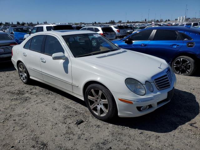 WDBUF56X37B006017 - 2007 MERCEDES-BENZ E 350 WHITE photo 4