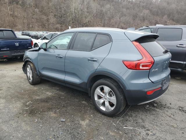 YV4AC2HK8N2772848 - 2022 VOLVO XC40 T4 MOMENTUM BLUE photo 2