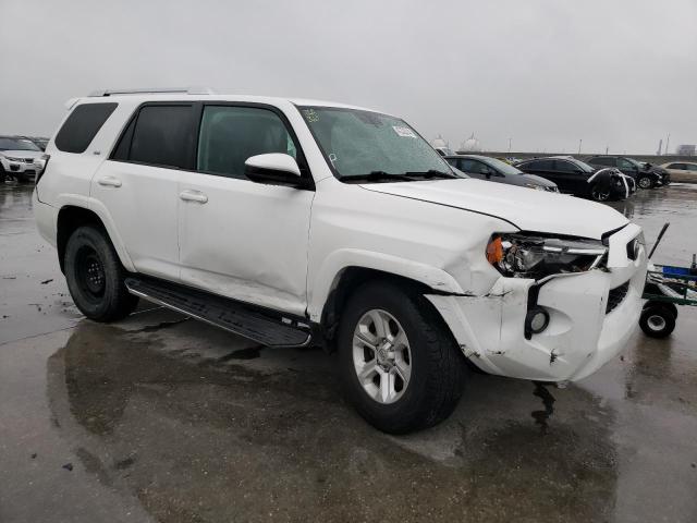 JTEZU5JR9E5072388 - 2014 TOYOTA 4RUNNER SR5 WHITE photo 4