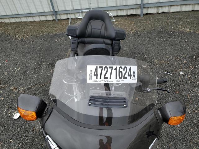 1HFSC47G4AA906213 - 2010 HONDA GL1800 BLACK photo 5