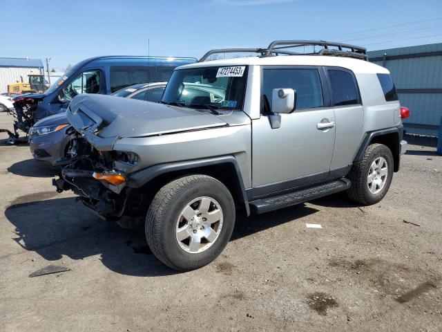 JTEBU4BF7AK082915 - 2010 TOYOTA FJ CRUISER SILVER photo 1