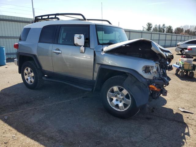 JTEBU4BF7AK082915 - 2010 TOYOTA FJ CRUISER SILVER photo 4