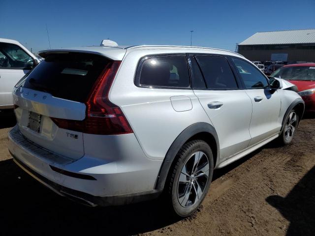 YV4102WKXM1069073 - 2021 VOLVO V60 CROSS T5 MOMENTUM WHITE photo 3