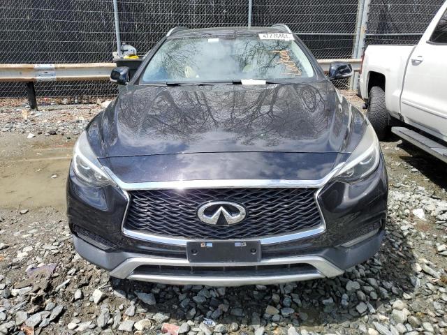 SJKCH5CR7JA044597 - 2018 INFINITI QX30 BASE Schwarz Foto 5