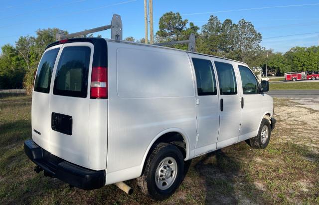 1GCWGAFF5H1186342 - 2017 CHEVROLET EXPRESS G2 WHITE photo 4