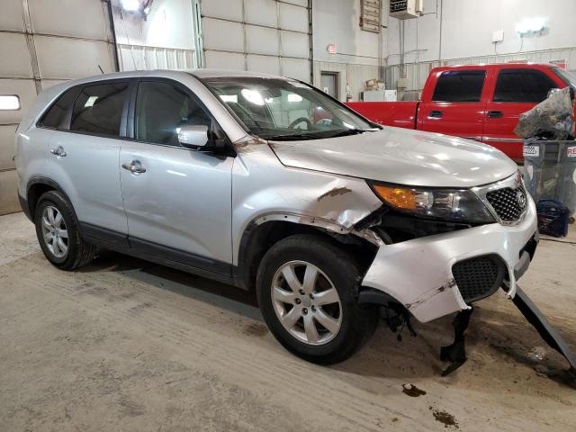 5XYKT3A14CG299354 - 2012 KIA SORENTO BASE SILVER photo 4