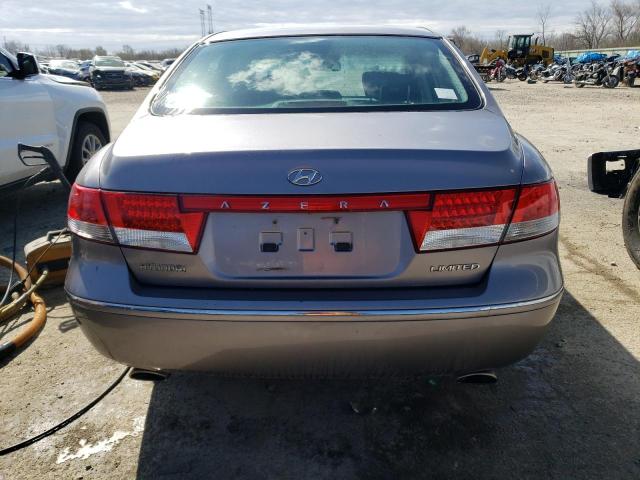 KMHFC46F26A120787 - 2006 HYUNDAI AZERA SE GRAY photo 6