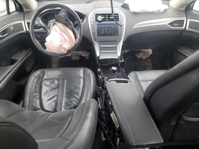 3LN6L2G9XDR828012 - 2013 LINCOLN MKZ WHITE photo 8