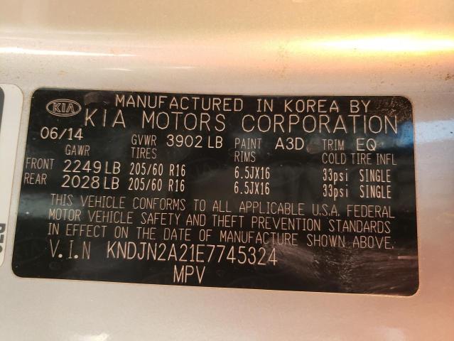 KNDJN2A21E7745324 - 2014 KIA SOUL SILVER photo 13