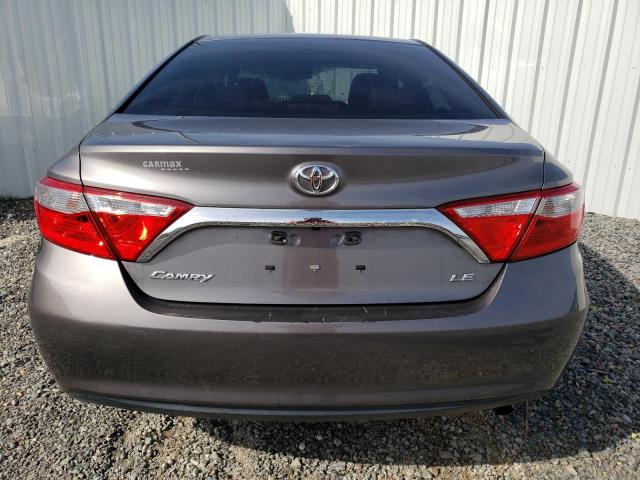 4T1BF1FK6HU438446 - 2017 TOYOTA CAMRY LE GRAY photo 6