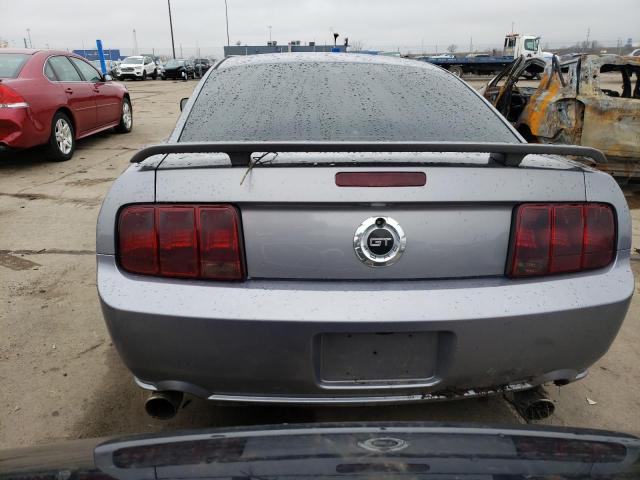 1ZVHT82H865225030 - 2006 FORD MUSTANG GT GRAY photo 6