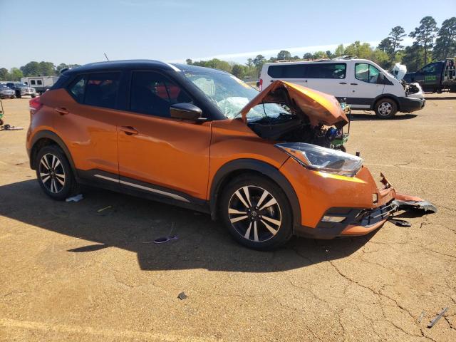 3N1CP5CU8JL546072 - 2018 NISSAN KICKS S ORANGE photo 4