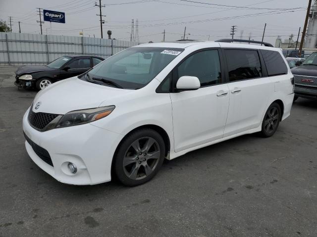 5TDXZ3DC9HS832908 - 2017 TOYOTA SIENNA SE WHITE photo 1