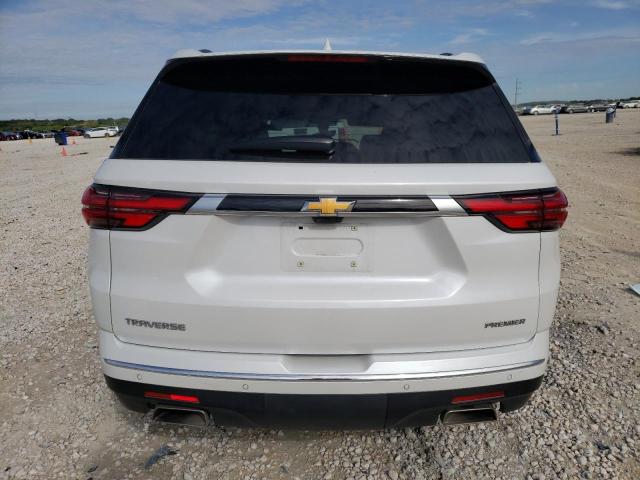 1GNERKKW3NJ133062 - 2022 CHEVROLET TRAVERSE PREMIER WHITE photo 6