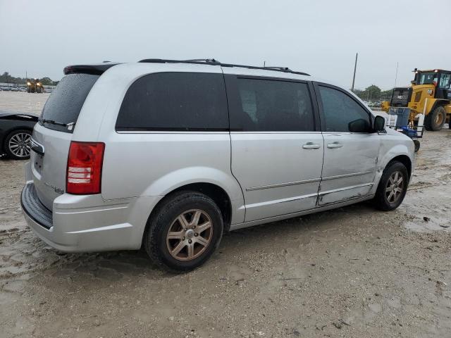 2A4RR5D16AR451061 - 2010 CHRYSLER TOWN & COU TOURING SILVER photo 3