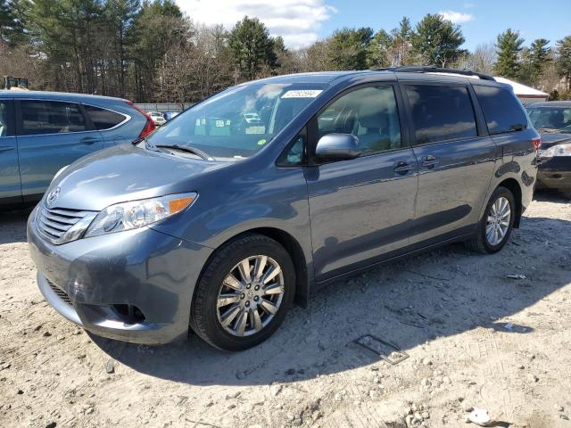 2017 TOYOTA SIENNA LE, 