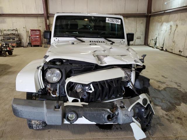 1C4HJWEG4GL101057 - 2016 JEEP WRANGLER U SAHARA WHITE photo 5