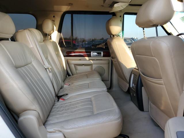 5LMFU28505LJ06991 - 2005 LINCOLN NAVIGATOR 白色 照片 11