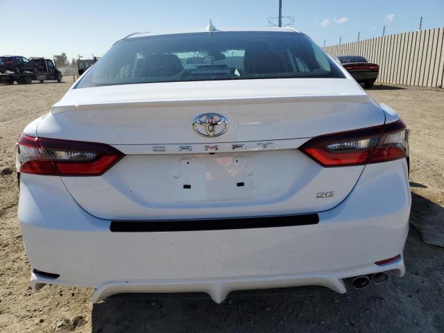 4T1G11AK2PU749138 - 2023 TOYOTA CAMRY SE NIGHT SHADE WHITE photo 6