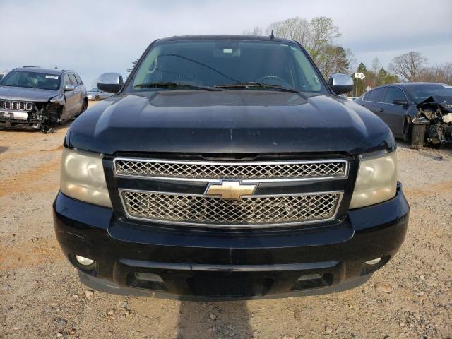 1GNUCHE03AR143187 - 2010 CHEVROLET SUBURBAN C1500  LS BLACK photo 5