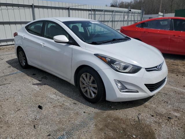 5NPDH4AE3GH769889 - 2016 HYUNDAI ELANTRA SE WHITE photo 4