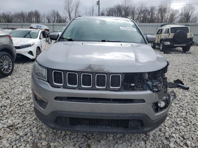 3C4NJDBB4JT201400 - 2018 JEEP COMPASS LATITUDE SILVER photo 5