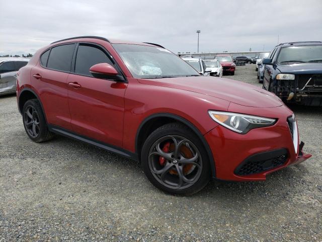 ZASFAKNN1J7C01994 - 2018 ALFA ROMEO STELVIO TI SPORT RED photo 4