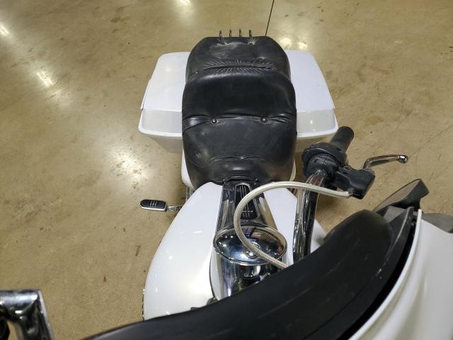 1HD1KB4188Y694946 - 2008 HARLEY-DAVIDSON FLHX WHITE photo 5