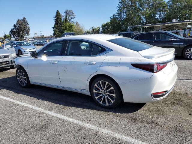 58AB21B17KU002956 - 2019 LEXUS ES 300H WHITE photo 2