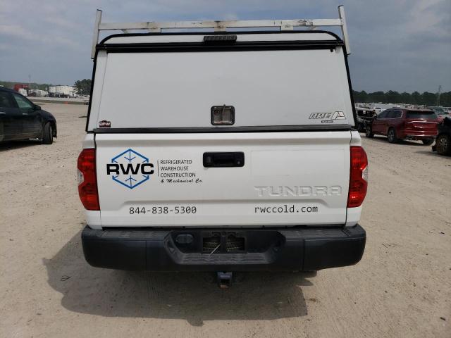 5TFRM5F15KX139978 - 2019 TOYOTA TUNDRA DOUBLE CAB SR/SR5 WHITE photo 6