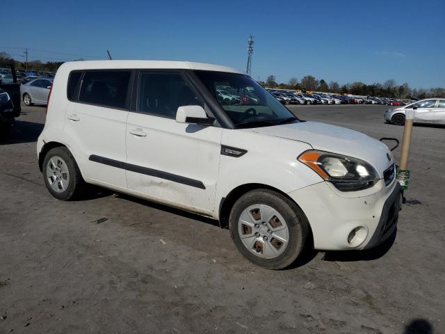 KNDJT2A58D7520378 - 2013 KIA SOUL WHITE photo 4