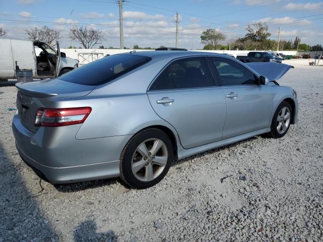 4T1BF3EK8BU124110 - 2011 TOYOTA CAMRY BASE SILVER photo 3