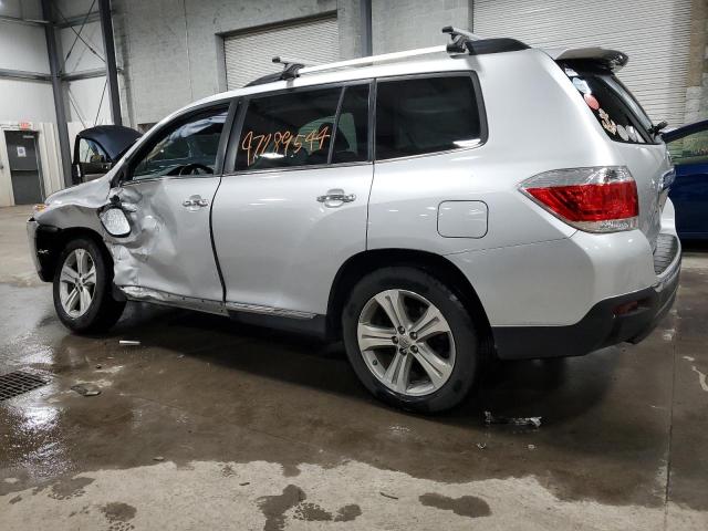 5TDDK3EH6DS268632 - 2013 TOYOTA HIGHLANDER LIMITED SILVER photo 2