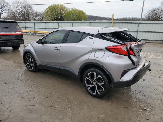 JTNKHMBX3J1003811 - 2018 TOYOTA C-HR XLE SILVER photo 2