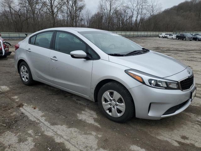 3KPFK4A74HE157945 - 2017 KIA FORTE LX SILVER photo 4